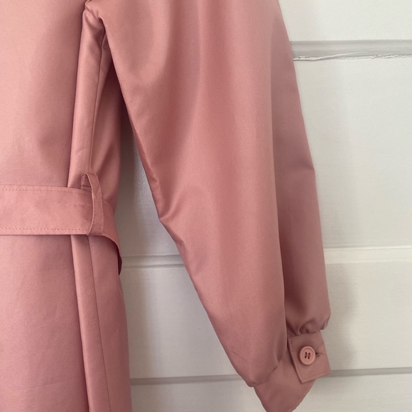 Vintage Eatons puff sleeved pink trench coat - Picture 5 of 8
